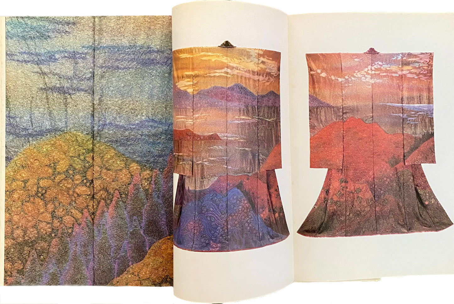 tepluste-Icthik Tsujigabana Book-Opulence Kimono page