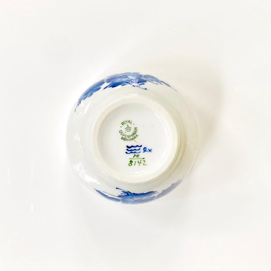 te plus te_Iconic Objects_Royal Copenhagen Porcelain Bowl made in Denmark Back