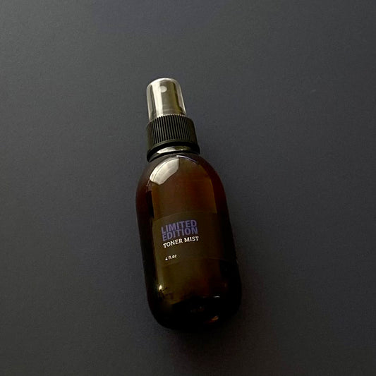 te plus te limited edition toner mist for face and body image on dark background