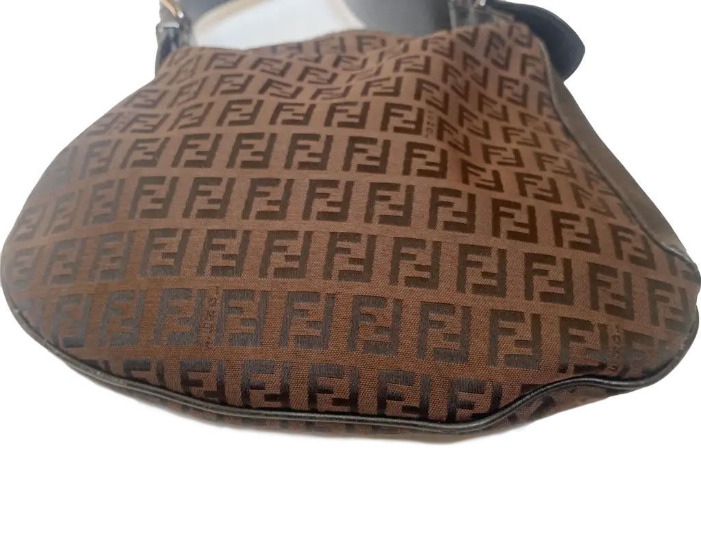 FENDI vintage mini pochette bottom condition