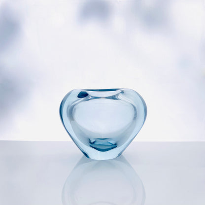 tepluste_Iconic Objects_Per Lutken for Holmegaard Mid Century Heart_Shaped Glass Vase