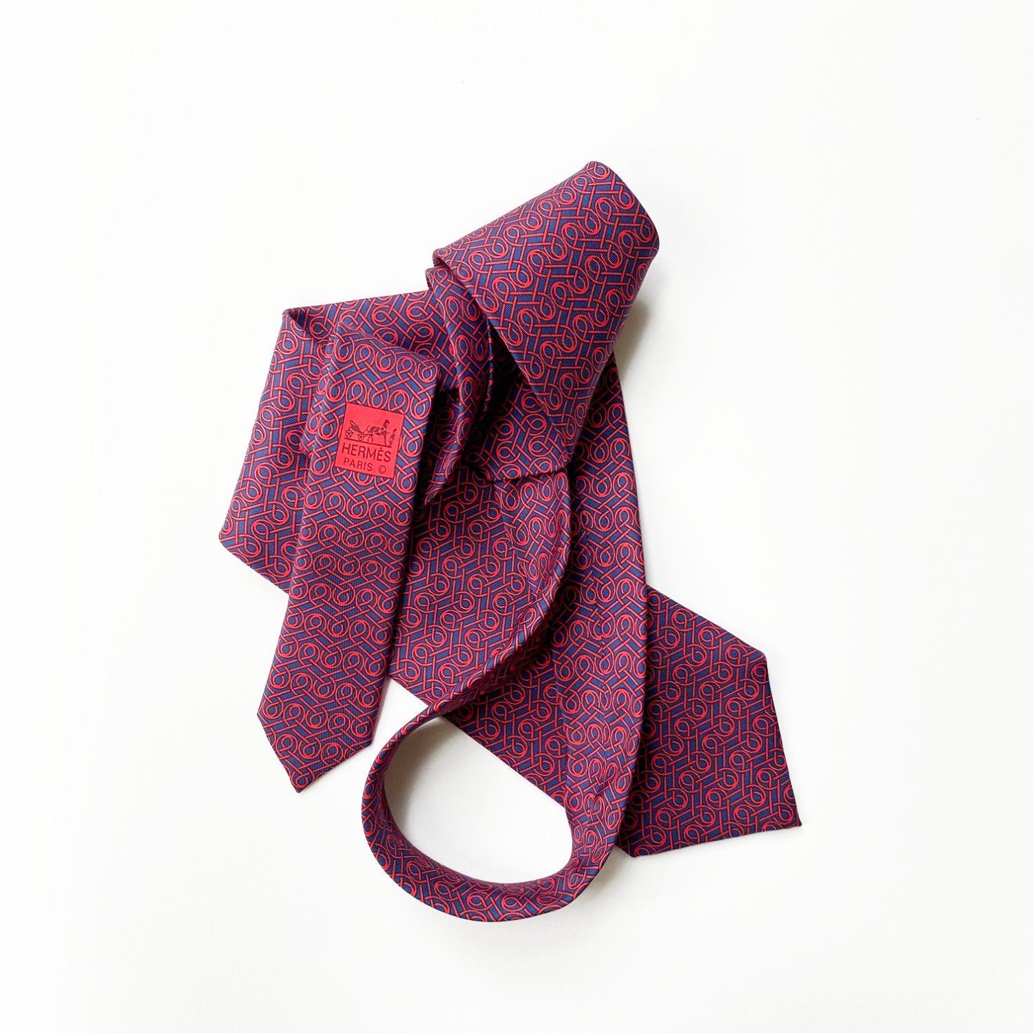 te pluste_Iconic Objects_Hermes tie vintage great condition