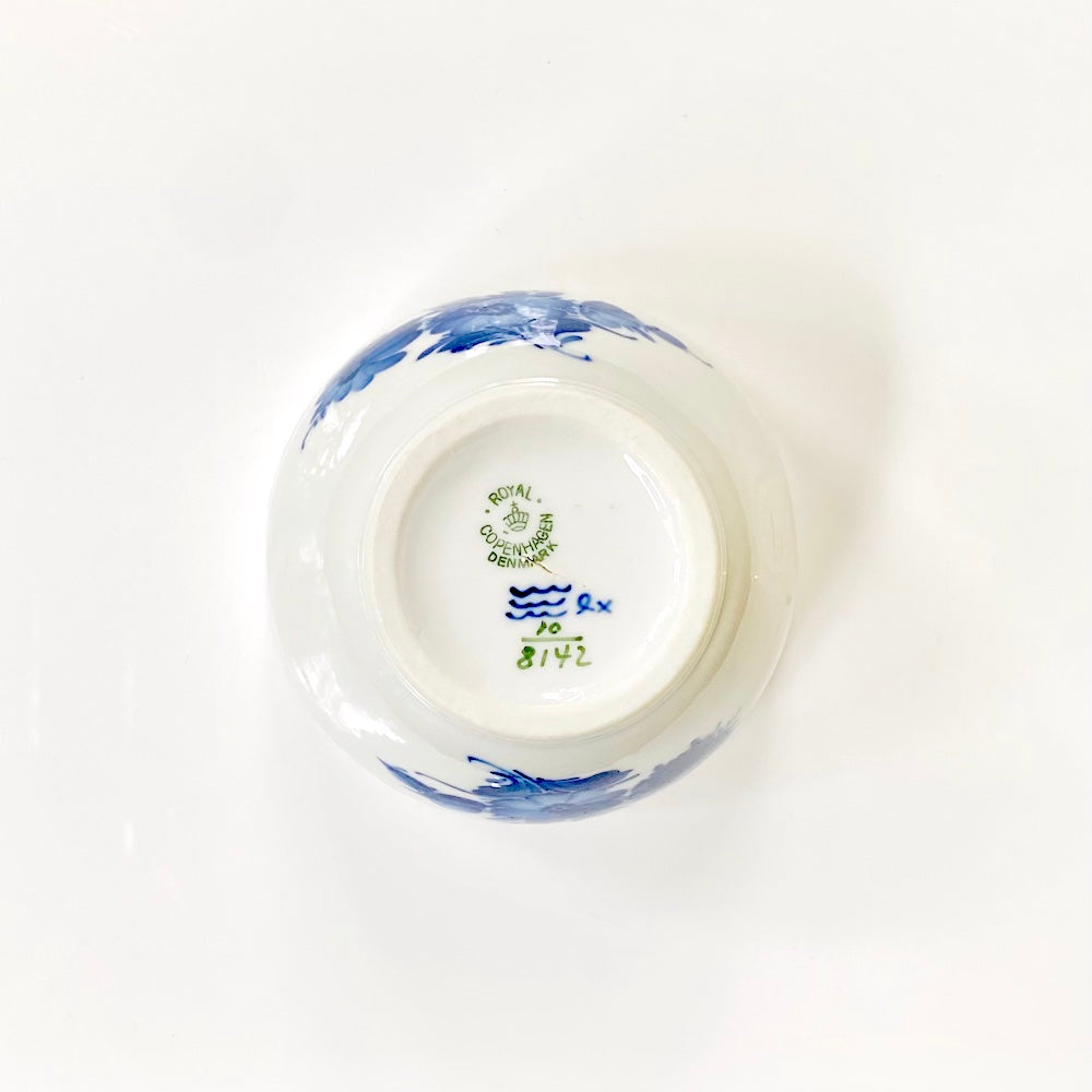 te plus te_Iconic Objects_Royal Copenhagen Porcelain Bowl made in Denmark Back