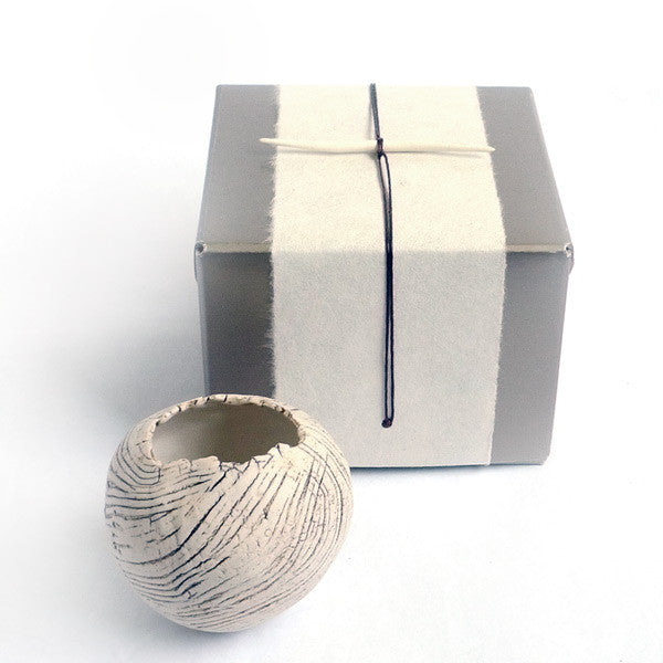  Palm-size porcelain piece, hand-pinched by Eda for Te Plus Te.Keep the day's find in this small vessel.