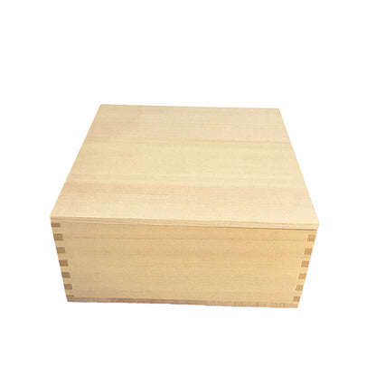 Hinoki Wood Box Duo Set - te+te (te plus te) The Hinoki wood box comes with Hinoki Moisturizer and Hand Wash in a bed of fresh hinoki shavings. 