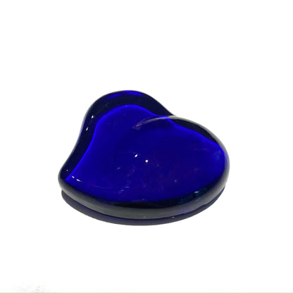 Rare crystal heart designed by Elsa Peretti as part of her collection for Tiffany in the 1970's. Signed underneath. Te Plus Te Archive.