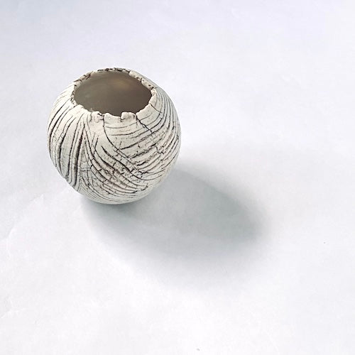 Palm-size porcelain piece, hand-pinched by Eda for Te Plus Te.Keep the day's find in this small vessel.