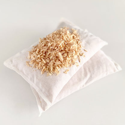 Hinoki Wood Chip Sachet - Te Plus Te_ Hinoki Japanese Cypress, prized for its fragrance, beauty and therapeutic properties, has been used in Japanese temples, shrines, and bathhouses for centuries.  The 100% cotton bag is filled with Hinoki wood chips made from the core for its full aroma strength.