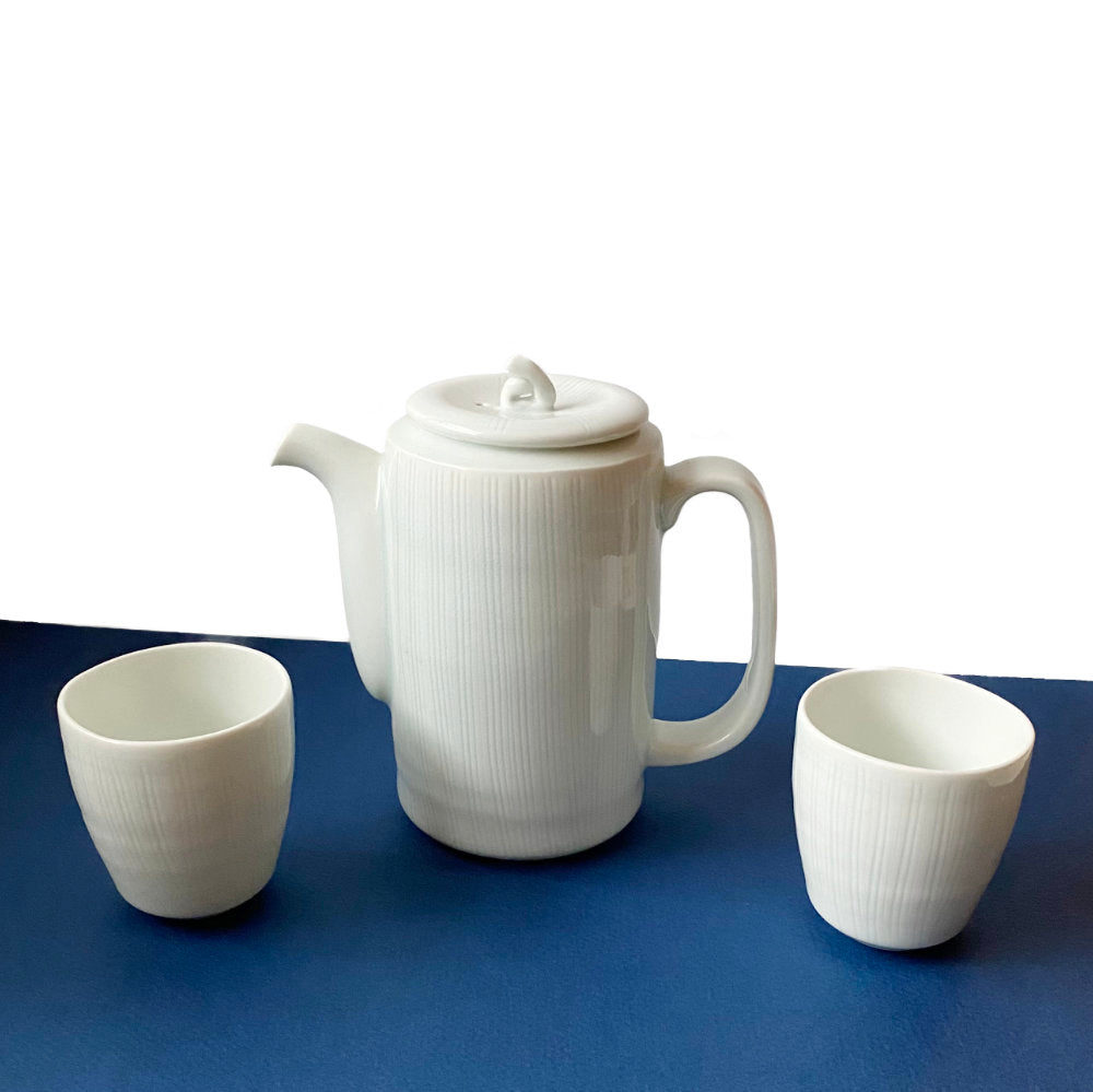 Japanese Porcelain Set Pot + Cups Vintage