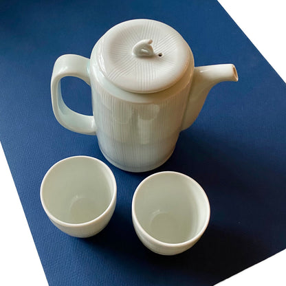 Japanese Porcelain Set Pot + Cups Vintage